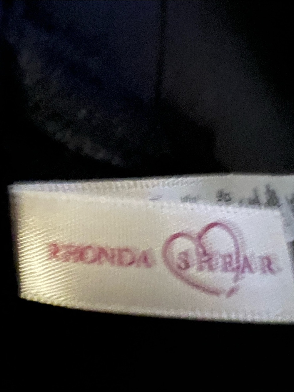 Rhonda Shear Convertible Seamless Bras in Black and Nude - Picture 8 of 9
